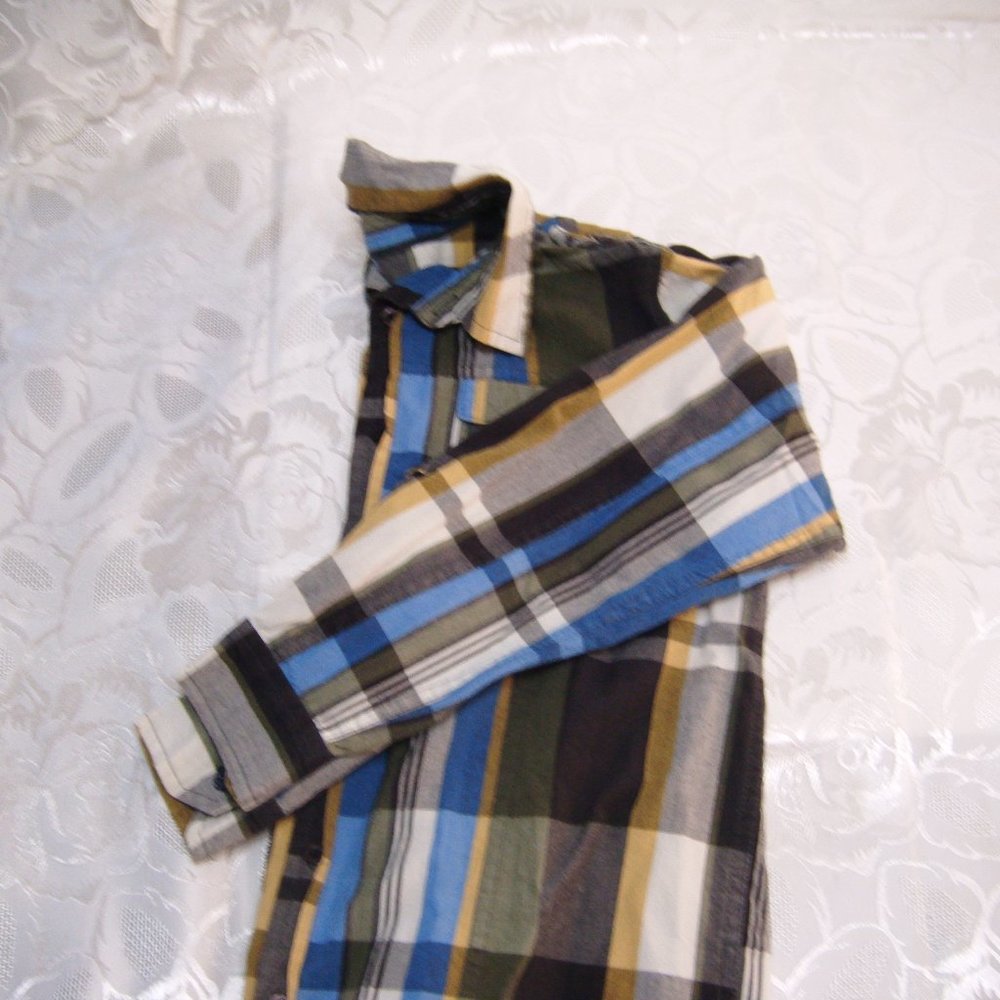 Kids Warm Multi Colored Button Shirt Size M